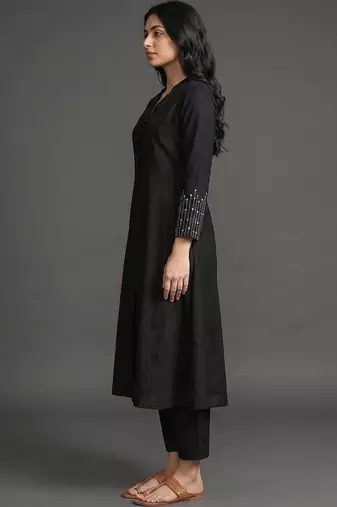 everyday workwear women regular beads and stones kurta with trousers
