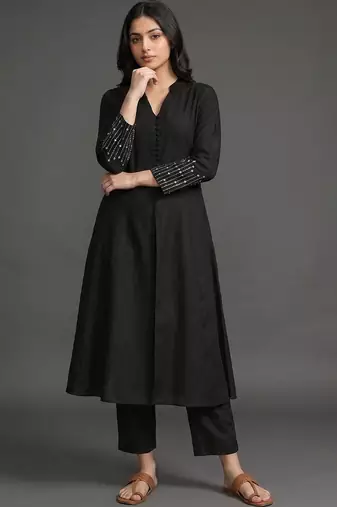 everyday workwear women regular beads and stones kurta with trousers