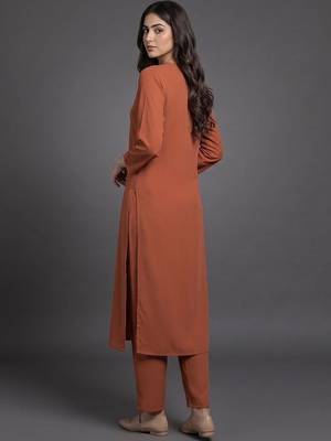 everyday workwear women regular silk crepe kurta with trousers 3
