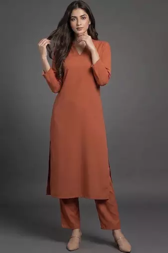 everyday workwear women regular silk crepe kurta with trousers