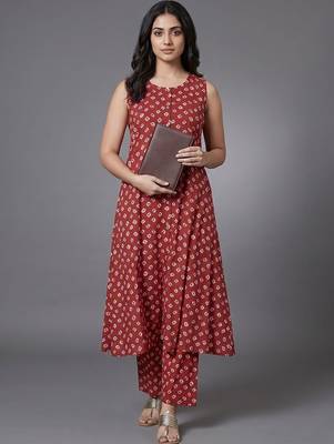 tailored women printed regular kurta with trousers 1