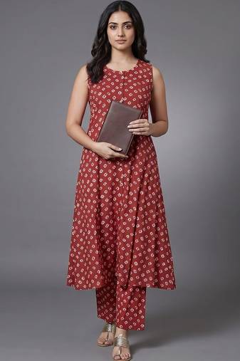 tailored women printed regular kurta with trousers