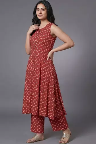 tailored women printed regular kurta with trousers