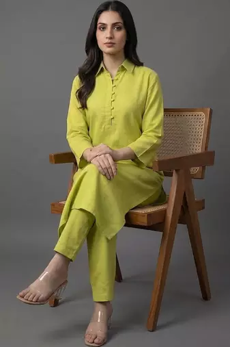 everyday workwear women regular kurta with trousers