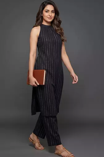 structured women striped regular silk crepe kurta with trousers