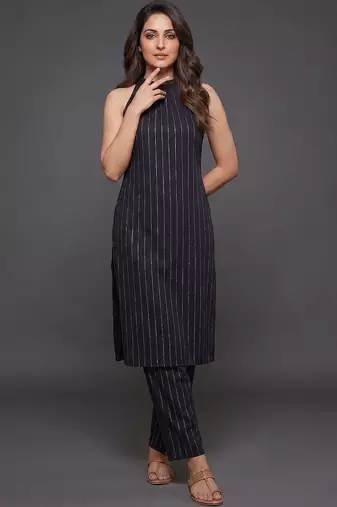 structured women striped regular silk crepe kurta with trousers