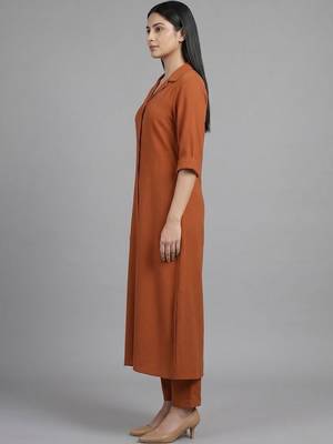 everyday workwear women regular silk crepe kurta with trousers 2