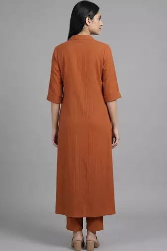 everyday workwear women regular silk crepe kurta with trousers