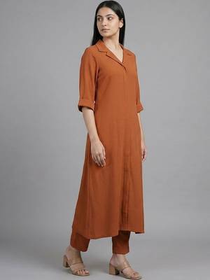 everyday workwear women regular silk crepe kurta with trousers 5