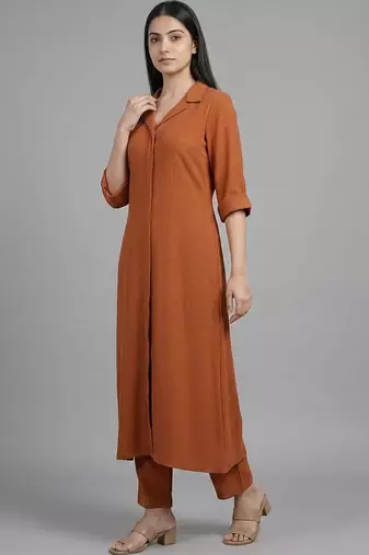 everyday workwear women regular silk crepe kurta with trousers