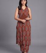 tailored women paisley printed regular kurta with trousers