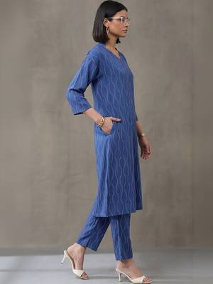 formal women printed regular kurta with trousers 2
