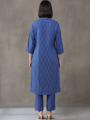 formal women printed regular kurta with trousers 3