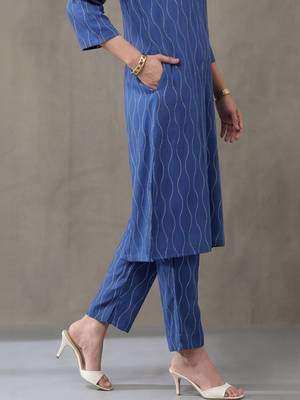 formal women printed regular kurta with trousers 6