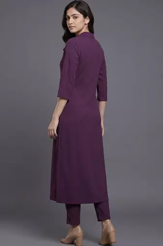 everyday workwear women regular silk crepe kurta with trousers