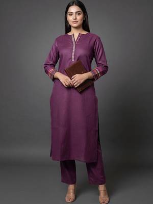 smart women ethnic motifs regular thread work kurta with trousers 1