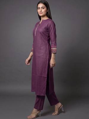 smart women ethnic motifs regular thread work kurta with trousers 2