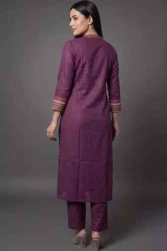 smart women ethnic motifs regular thread work kurta with trousers
