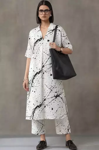 smart women printed regular kurta with trousers