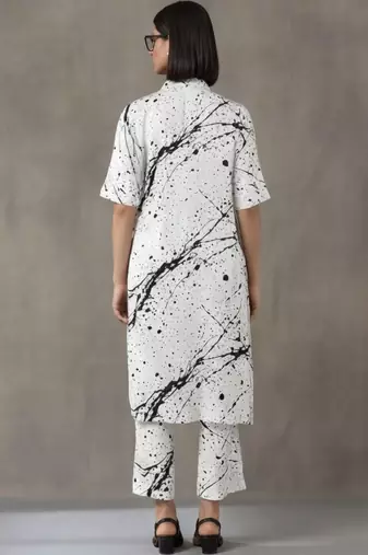 smart women printed regular kurta with trousers