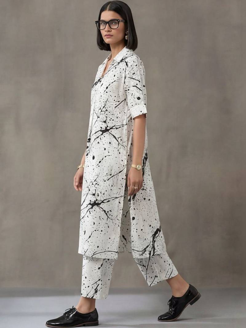 smart women printed regular kurta with trousers