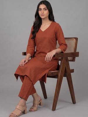 smart women ethnic motifs regular kurta with trousers & with dupatta 4