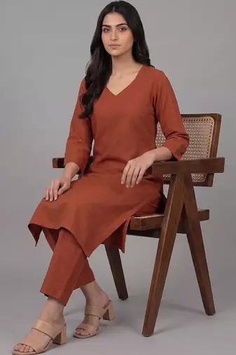 smart women ethnic motifs regular kurta with trousers & with dupatta