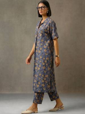 structured women floral printed regular cotton kurta with trousers 2