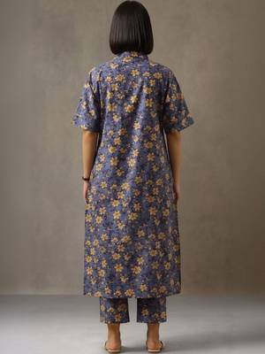 structured women floral printed regular cotton kurta with trousers 3