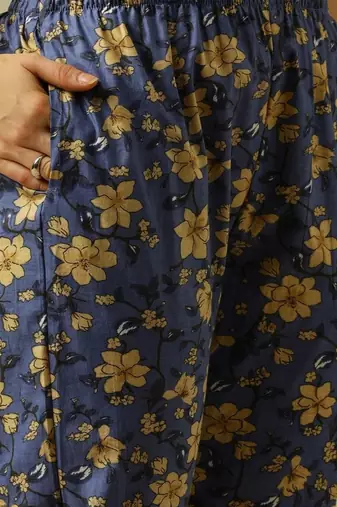 structured women floral printed regular cotton kurta with trousers