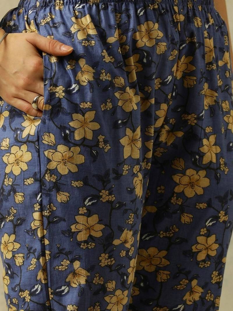 structured women floral printed regular cotton kurta with trousers