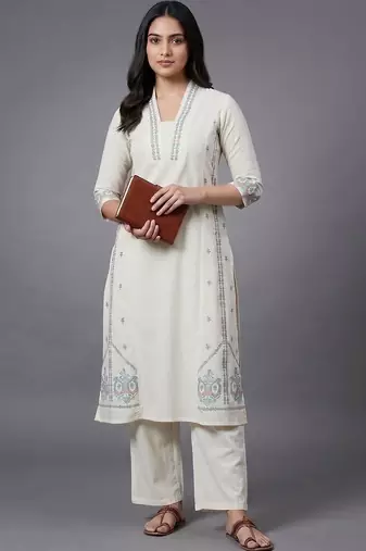 everyday workwear women ethnic motifs embroidered regular thread work kurta with trousers