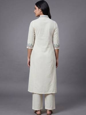 everyday workwear women ethnic motifs embroidered regular thread work kurta with trousers 2