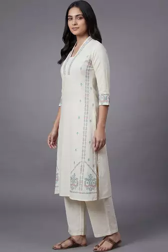 everyday workwear women ethnic motifs embroidered regular thread work kurta with trousers