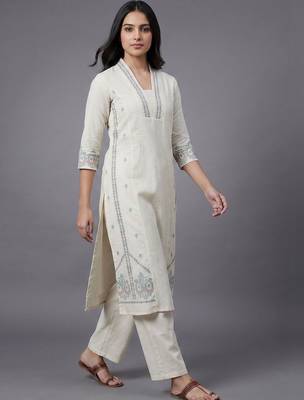 everyday workwear women ethnic motifs embroidered regular thread work kurta with trousers 6