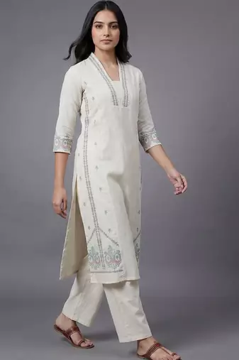 everyday workwear women ethnic motifs embroidered regular thread work kurta with trousers