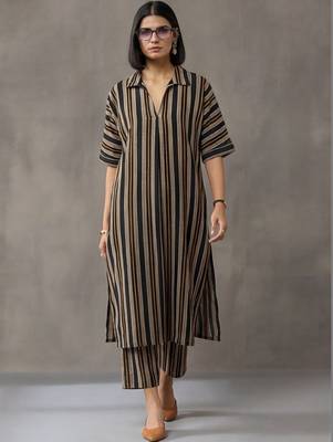 workwear women striped regular cotton kurta with trousers 7