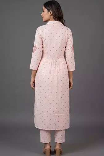 structured women printed pleated kurta with trousers