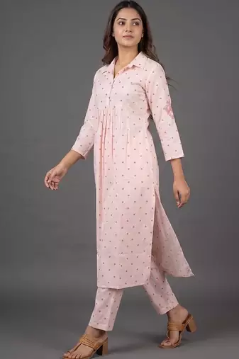 structured women printed pleated kurta with trousers