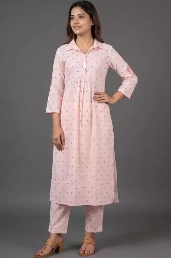 structured women printed pleated kurta with trousers