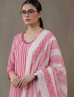 everyday workwear women printed regular thread work cotton kurta with trousers & with dupatta 2