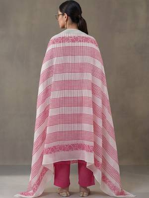 everyday workwear women printed regular thread work cotton kurta with trousers & with dupatta 3