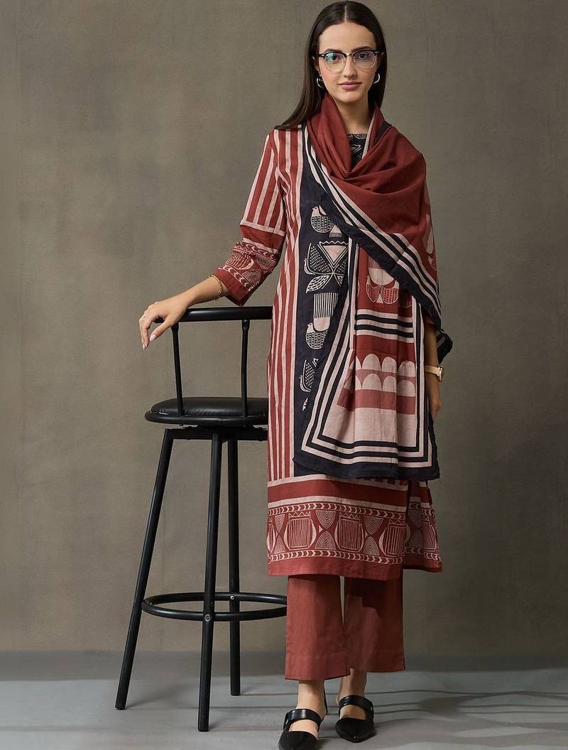 women ethnic motifs printed regular cotton kurta with trousers & with dupatta