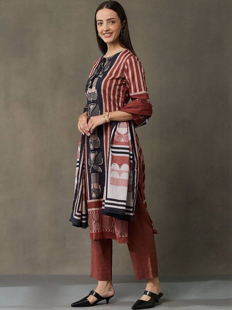 women ethnic motifs printed regular cotton kurta with trousers & with dupatta