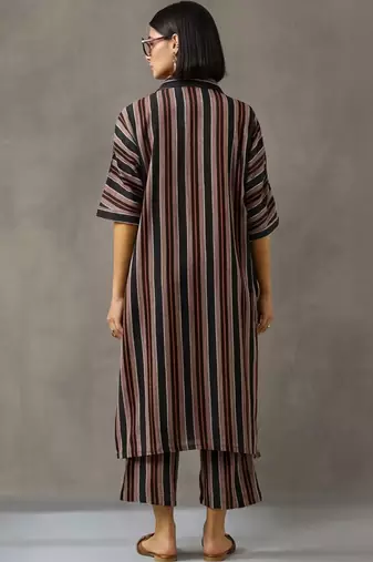 structured women striped regular cotton kurta with trousers