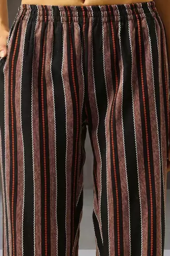 structured women striped regular cotton kurta with trousers