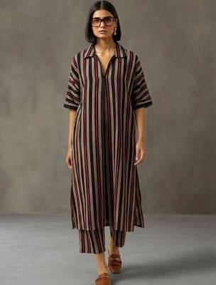 structured women striped regular cotton kurta with trousers 7