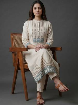 workwear women printed regular kurta with trousers & with dupatta 4