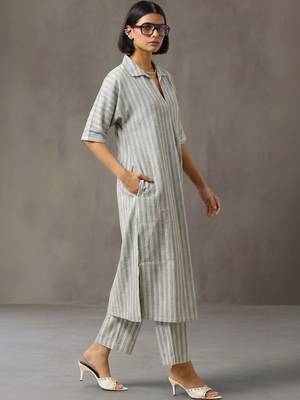 smart women striped regular cotton kurta with trousers 4