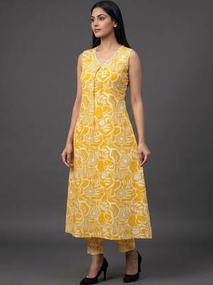 tailored women floral printed regular kurta with trousers 5